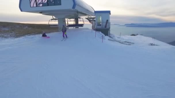 Panoramic Aerial Ski Lift Ski Area View Clouds Mountain Daytime — Stock Video