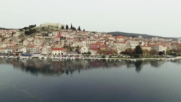 Widok Drona Chorwacja Miasto Sibenik Panoramiczny Widok Stare Miasto Wybrzeże — Wideo stockowe