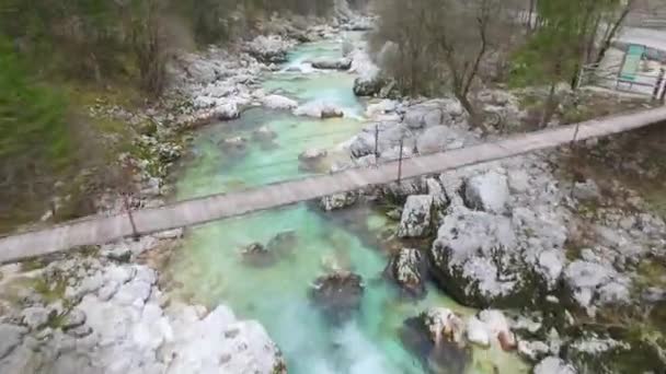 Luchtfoto Vliegen Laag Boven Turquoise Kleur Rivier Slovenië — Stockvideo