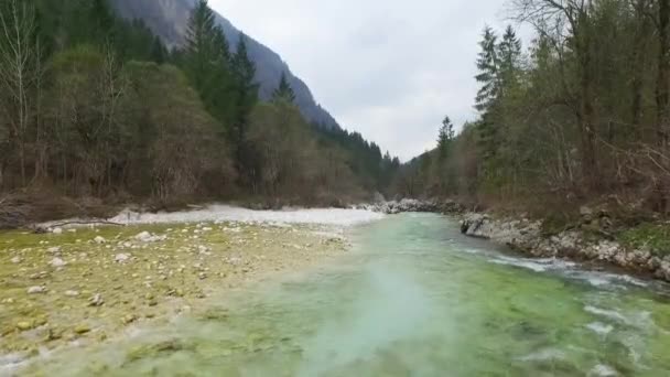 Antenne Tief Über Dem Türkisfarbenen Fluss Slowenien — Stockvideo