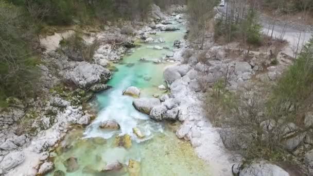 Aéreo Voando Baixo Acima Rio Turquesa Cor Eslovénia — Vídeo de Stock
