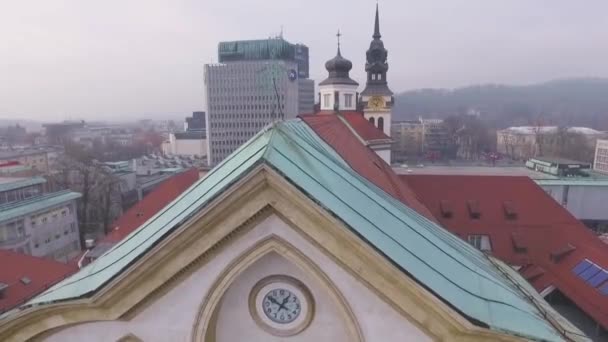 スロベニアのリュブリャナの美しい街の空中映像 — ストック動画