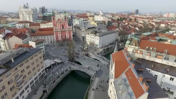 Vista Aérea Tromostovje Puente Triple Liubliana Sobre Río Liublianica Centro — Vídeos de Stock