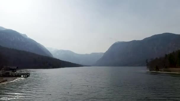 飞越斯洛文尼亚的Bohinj湖 — 图库视频影像
