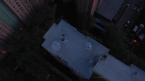 Flygbilder Tittar Ner Över Bostadsprojekt Höghus Harlem Nyc Tidigt Morgonen — Stockvideo