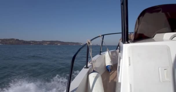 Vista Cabina Proa Disparo Barco Mientras Navegaba Río Tejo Lisboa — Vídeos de Stock