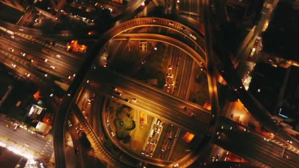 Imágenes Aéreas Drones Del Tráfico Por Carretera Fluyendo Lentamente Baja — Vídeo de stock