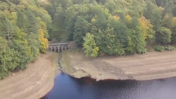 Jedna Mnoha Nádrží Oblasti Peak District Zde Shora Krajina Velkolepý — Stock video