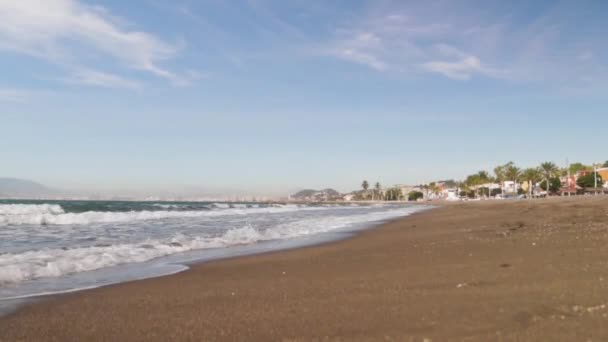 Nízký Úhel Zachycení Pěkné Slunné Pláže Středozemního Moře Jižním Španělsku — Stock video