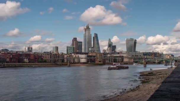 Timelapse Rascacielos Sobre Río Támesis Londres Inglaterra — Vídeo de stock