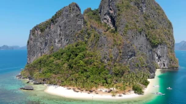 Vista Aérea Ilha Tropical Montanha Mar Esmeralda Nido Palawan Filipinas — Vídeo de Stock