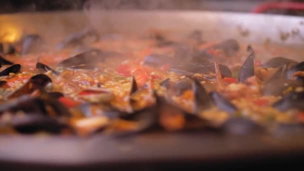 Paella Una Sartén Cerca — Vídeo de stock