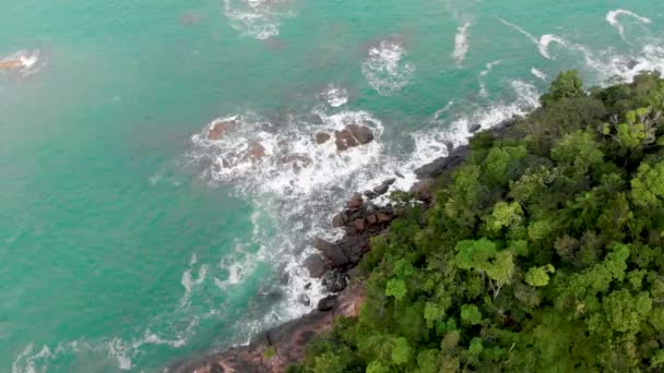 Vackert Drönare Bilder Turkost Vatten Kraschar Stenar Brasil — Stockvideo