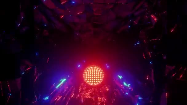 Esfera Roja Brillante Gira Túnel Vidrio Espejo Roto Reflexiones Movimiento — Vídeos de Stock