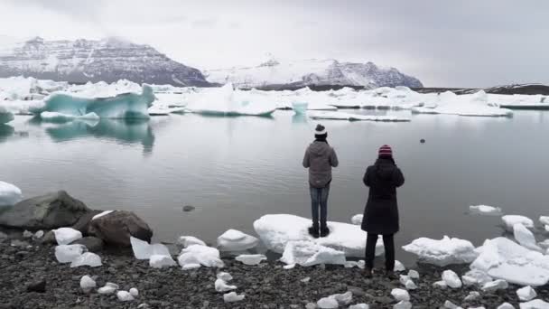 Família Tira Fotos Selo Islândia — Vídeo de Stock