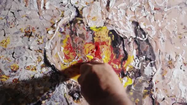 Pintura Artista Sobre Lienzo Con Pinturas Multicolores — Vídeo de stock