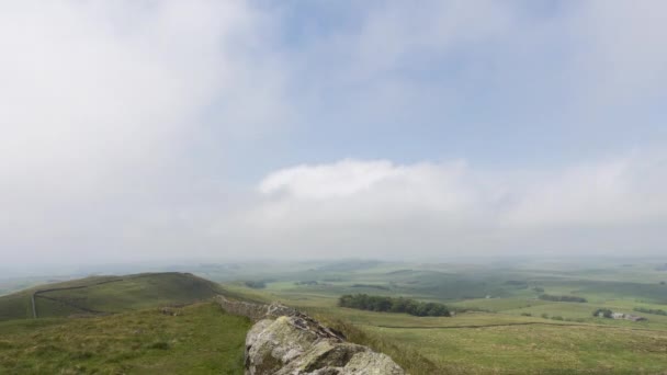 Tidsförskjutning Landsbygden Runt Hadrians Wall Blå Himmel Med Moln Rör — Stockvideo