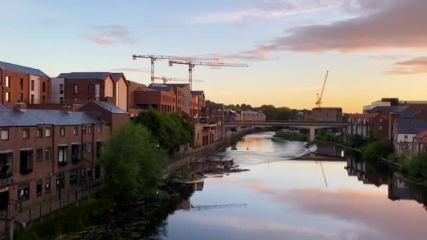 Panning Shot River Wear Durham City North East England Sunrise — Stock Video