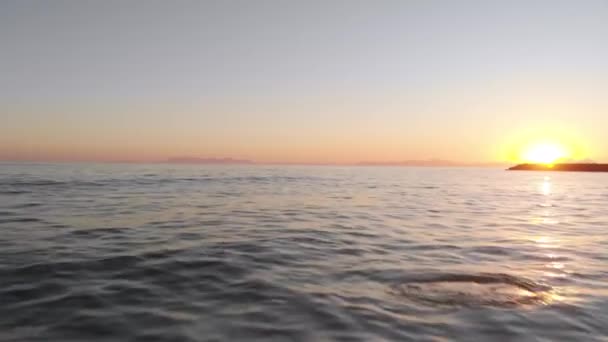 Pohled Západ Slunce Pozadí Pohybující Pozpátku Nad Oceánem Jakoby Lodního — Stock video