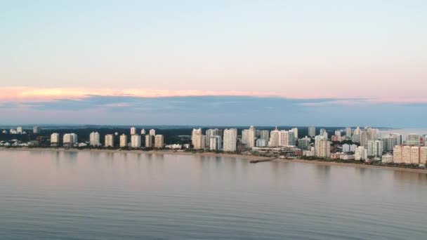 Skyline Costa Com Grandes Edifícios Hotéis Punta Del Este Uruguai — Vídeo de Stock
