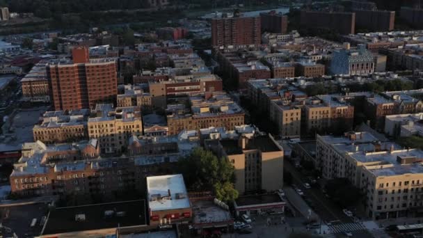 Camión Aéreo Atravesó Barrio Inwood Upper Manhattan Golden Hour — Vídeos de Stock