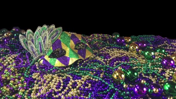 Sparkling Kleurrijke Carnaval Masker Stapel Van Mardi Gras Kralen — Stockvideo