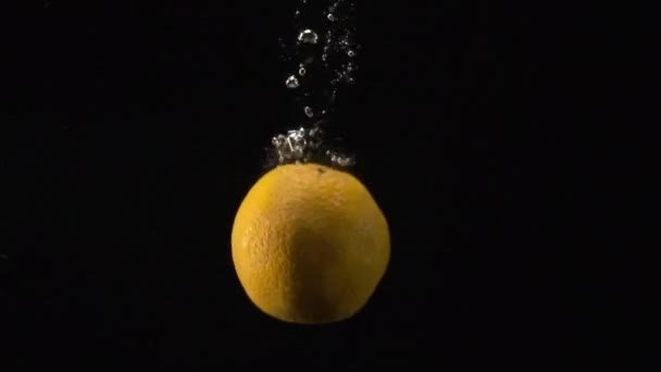 Clip Cámara Lenta Una Naranja Que Deja Caer Cámara Lenta — Vídeos de Stock