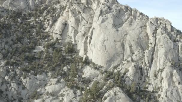 Vuelo Desde Portal Mount Whitney Con Las Sierras Orientales Extendiéndose — Vídeo de stock