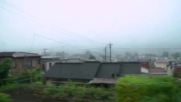 Blick Aus Dem Zugfenster Auf Eine Kleine Und Friedliche Asiatische — Stockvideo