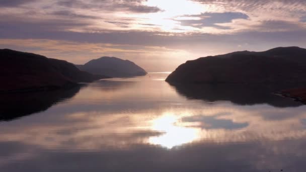 Luchtdrone Vliegt Een Riviervallei Isle Lewis Schotland Herfst — Stockvideo