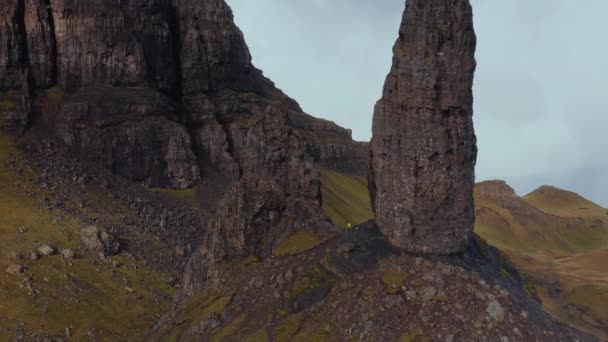 苏格兰斯凯秋天斯托尔老人的空中无人机飞行 — 图库视频影像