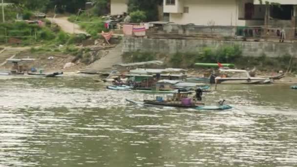中国桂林河上的船只 — 图库视频影像