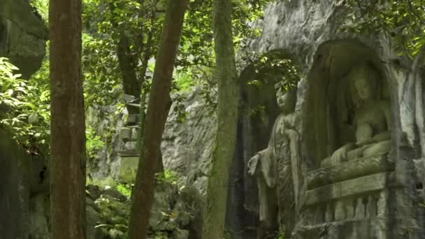 Forntida Snideri Sten Gudar Vid Lingyin Templet Hangzhou Kina — Stockvideo