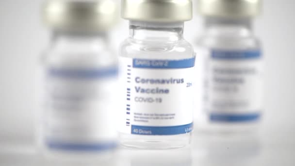 Viales Vacuna Contra Coronavirus Hospital Cerca Enfoque Rack — Vídeo de stock