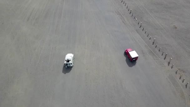 Bromo Wulkan Szary Ponury Krajobraz Turystyczny Jeep Rejs Lotnicze Fly — Wideo stockowe