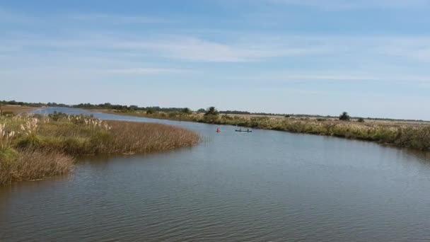 Kajakken Waterstroom Santa Lucia Familie Vakantie Tijdens Corona 2021 Familie — Stockvideo