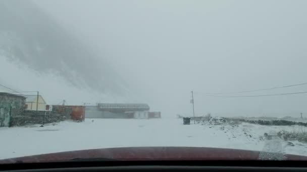 Tempesta Neve Causato Una Lunga Coda Camion Consegna Bloccati Lungo — Video Stock