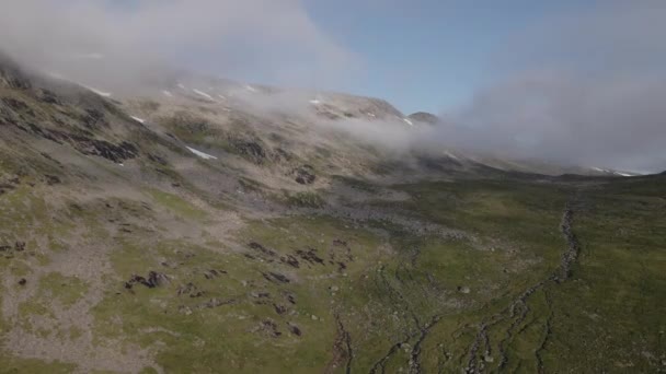 Bird Eye View Mountain Clouds River Streams Innerdalen Romsdal County — Stockvideo