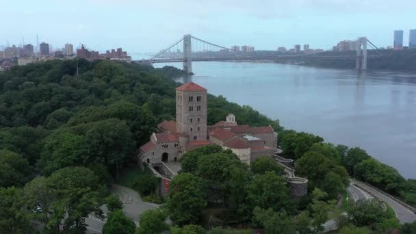 Letecká Dráha Ccw Která Vzdaluje Cloisters Kopci Upper Manhattan Nyc — Stock video