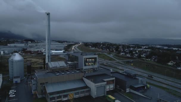 Statkraft Fjernvarmeanlegg Incineration Plant Tiller Trondheim Noruega Recuo Aéreo — Vídeo de Stock