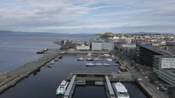 Norveç Trondheim Limanı Nın Hava Görüntüsü Geri Çekildi — Stok video