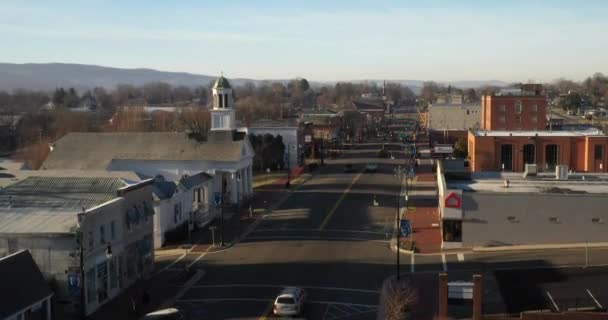 维吉尼亚州怀伊斯维尔市中心无人驾驶飞机发射升空 — 图库视频影像