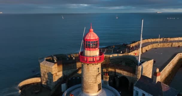 Laoghaire Harbour Dublín Irlanda Diciembre 2021 Drone Orbita Faro East — Vídeos de Stock