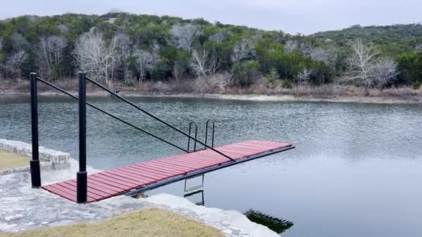 Piękna Słoneczna Scena Natury Oazy Jeziora Zieleni Hill Country Texas — Wideo stockowe