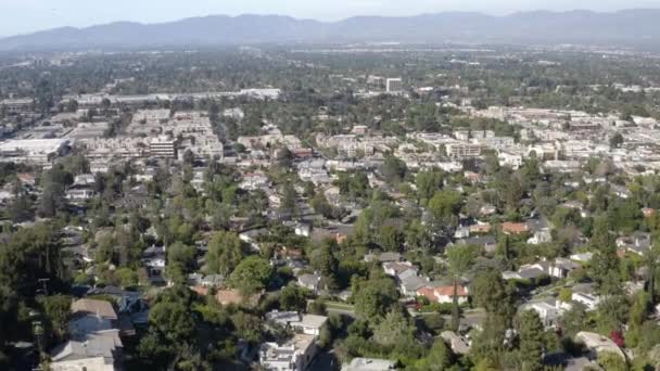 Sherman Oaks California Tepelerinin Üzerinden Kuzeye Uçuyor — Stok video