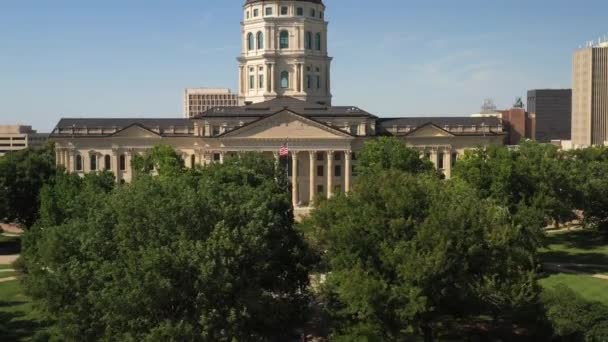 Budynek Kapitolu Stanu Kansas Topeka Kansas Zbliżeniem Wideo Drona Górę — Wideo stockowe