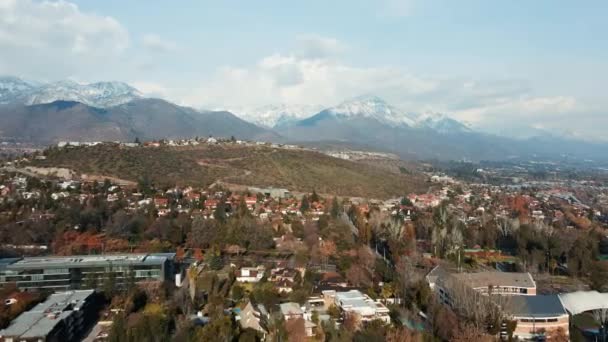 Luftfoto Apoquindo Hill Beboelsesområde Foden Las Condes Santiago Chile Sneklædte – Stock-video