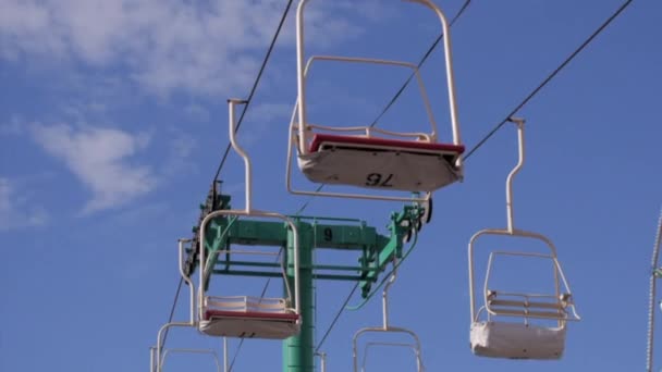 Empty Air Gondola Seats Chairs Ski Lift Carnival Ride State — Stock Video