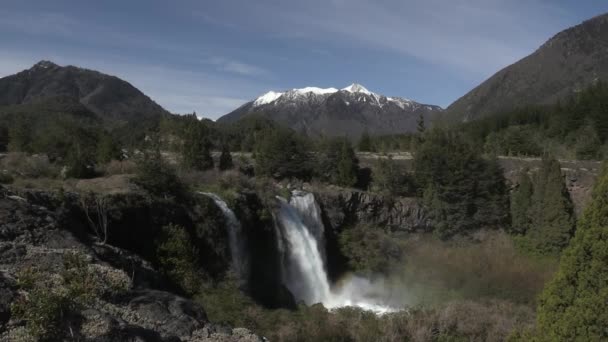 Weitschuss Von Wasserfall Süden Chiles — Stockvideo