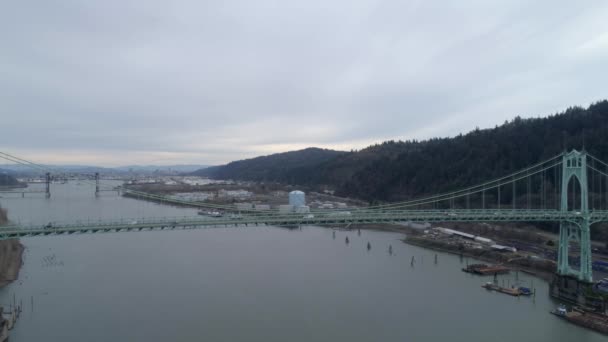 Vista Aérea Del Puente Johns Sobre Río Willamette Portland Oregon — Vídeo de stock
